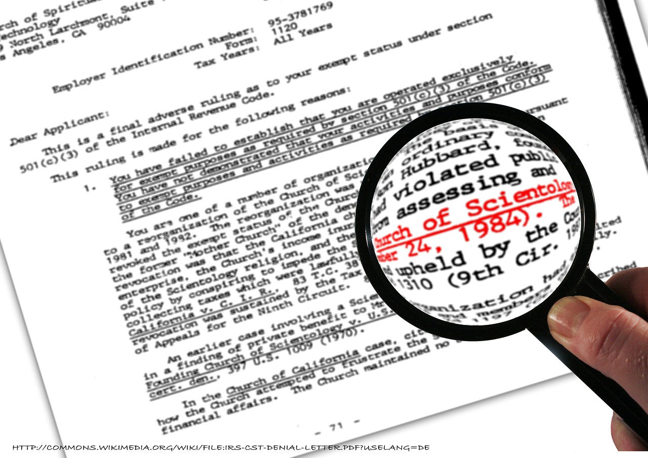 scientology, letter, magnifying glass-105897.jpg